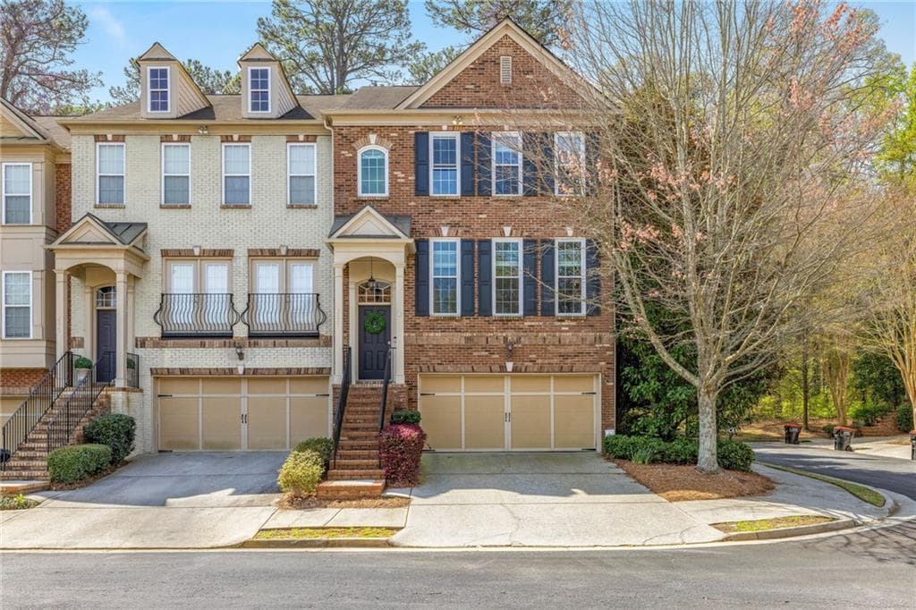4 bedroom, 4 bathroom, 2,220 sq ft townhouse sold at 2827 Overlook Trace, Atlanta, GA 30324