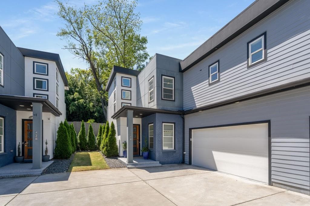 4 bedroom, 3 bathroom townhouse sold at 48 Walthall Street B, Atlanta, GA 30307