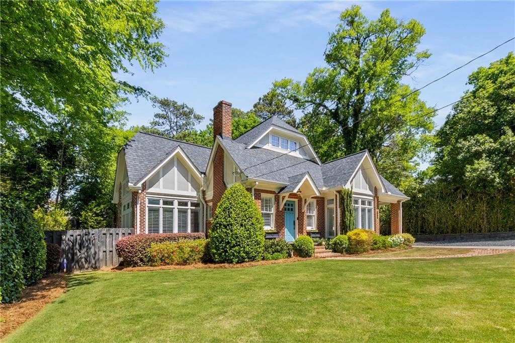 5 bedroom, 4 bathroom single family residence sold at 1810 Burlington Place, Atlanta, GA 30307