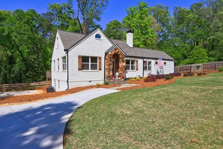 5 bedroom, 3 bathroom single family residence sold at 418 Walton Street, Monroe, GA 30655