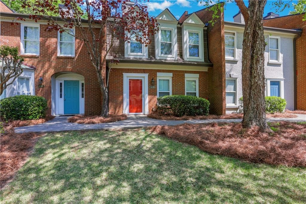 2 bedroom, 3 bathroom townhouse sold at 4128 Boxwood Way, Duluth, GA 30096