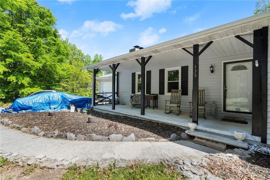 4 bedroom, 2 bathroom single family residence sold at 135 Longview Road, Fayetteville, GA 30214