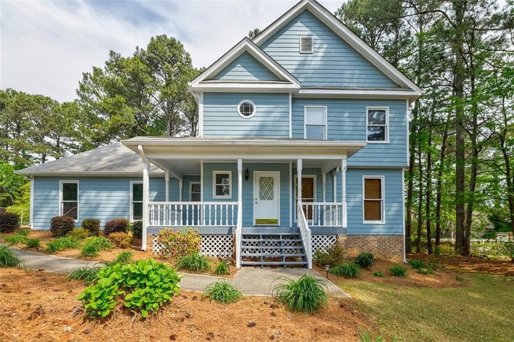 3 bedroom, 3 bathroom single family residence sold at 1697 Ramblewood Way, Snellville, GA 30078