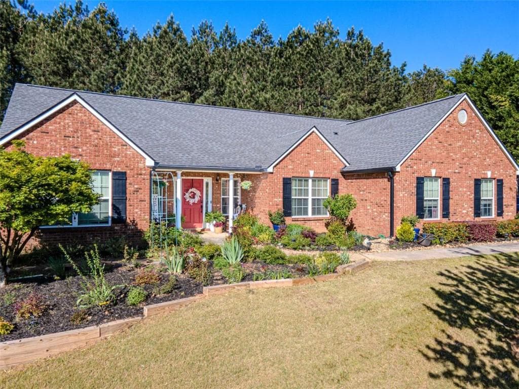 3 bedroom, 2 bathroom single family residence sold at 522 Plantation Creek Drive, Loganville, GA 30052