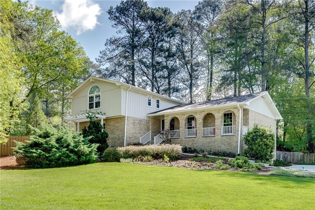 4 bedroom, 3 bathroom single family residence sold at 1631 Manhasset Drive, Atlanta, GA 30338