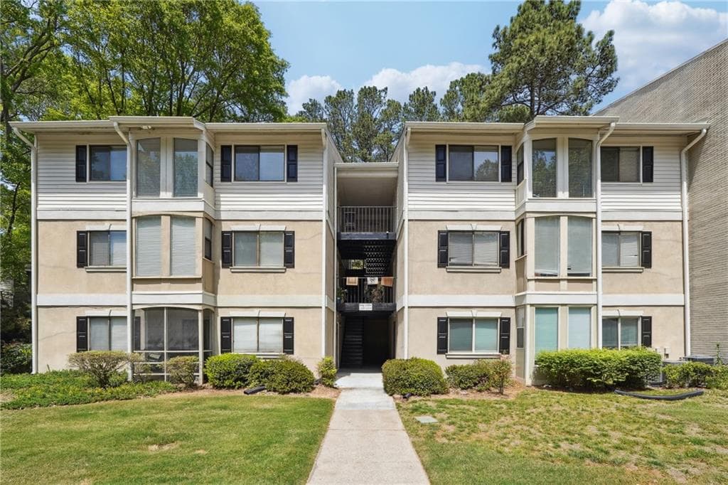 1 bedroom, 1 bathroom condominium sold at 2007 Wingate Way, Atlanta, GA 30350
