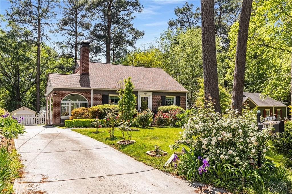 3 bedroom, 2 bathroom single family residence sold at 1919 Edinburgh Terrace, Atlanta, GA 30307