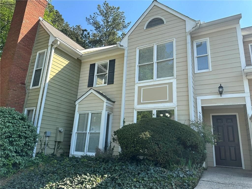 2 bedroom, 2 bathroom townhouse sold at 5002 Avalon Drive, Alpharetta, GA 30005