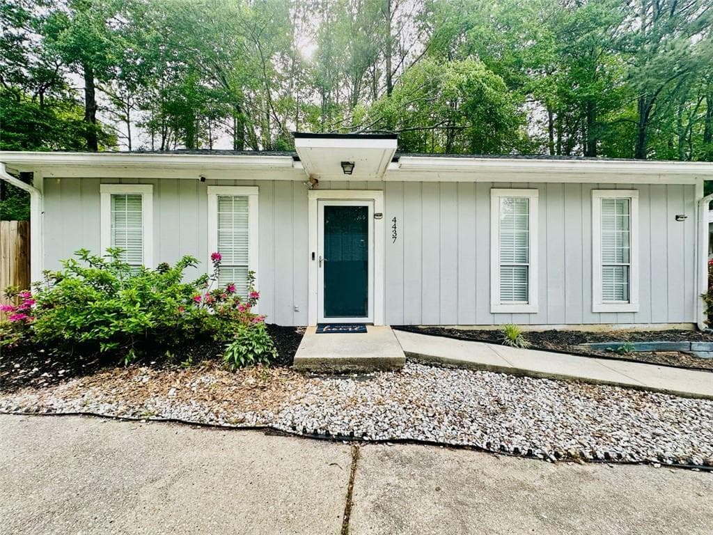 2 bedroom, 1 bathroom single family residence sold at 4437 Janice Drive, Snellville, GA 30039