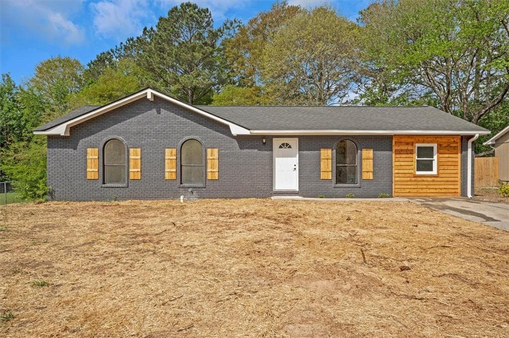8833 E Bourne Drive, Jonesboro, GA 30238 — most recent listing photo