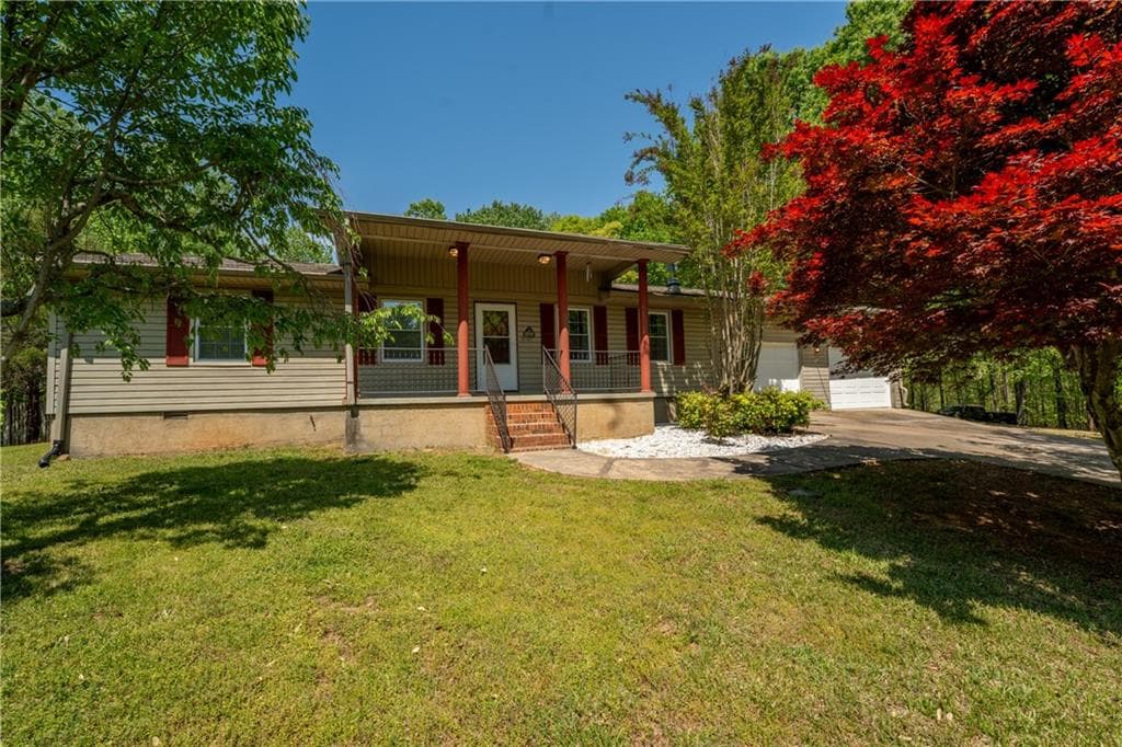 3 bedroom, 2 bathroom single family residence sold at 4928 Miller Lake Road, Gainesville, GA 30507