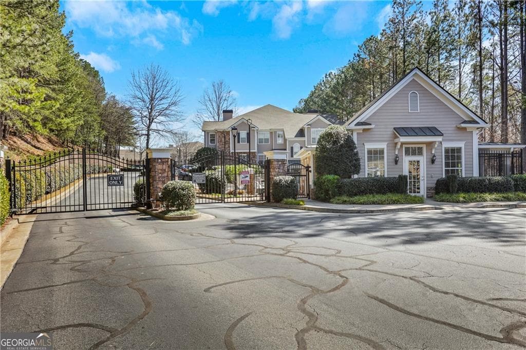 2 bedroom, 2 bathroom condominium sold at 2400 Cumberland Parkway 803, Atlanta, GA 30339