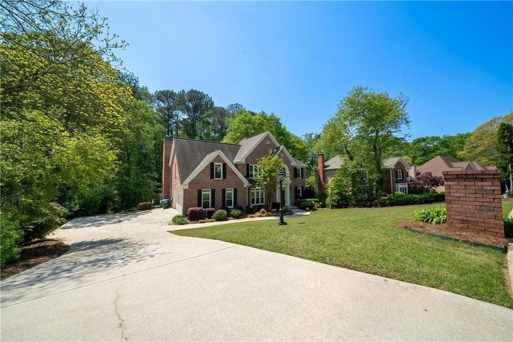 5 bedroom, 4 bathroom single family residence sold at 4320 Royal Mustang Way, Snellville, GA 30039