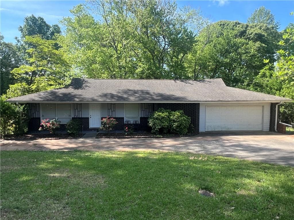 5 bedroom, 4 bathroom single family residence sold at 1379 Pair Road, Marietta, GA 30008