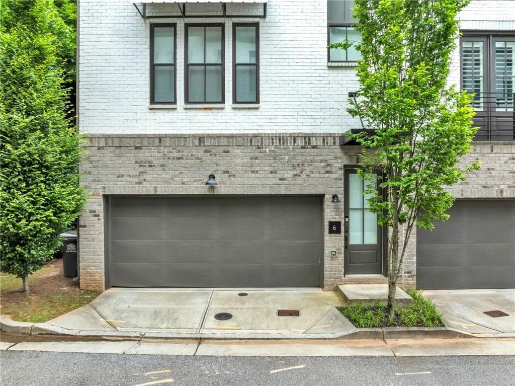 3 bedroom, 4 bathroom townhouse sold at 215 Arizona Avenue 6, Atlanta, GA 30307