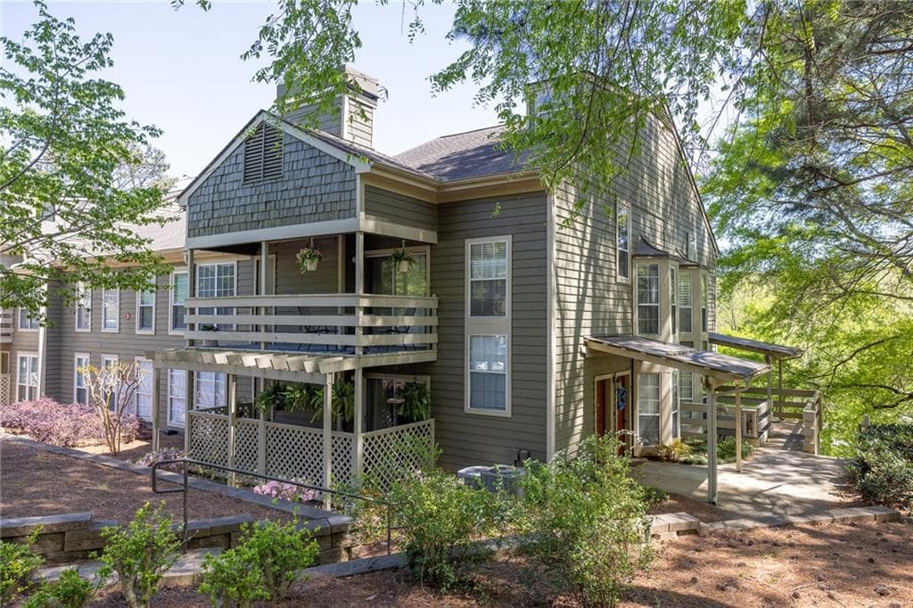 3 bedroom, 2 bathroom condominium sold at 606 SE Riverview Drive 606, Marietta, GA 30067