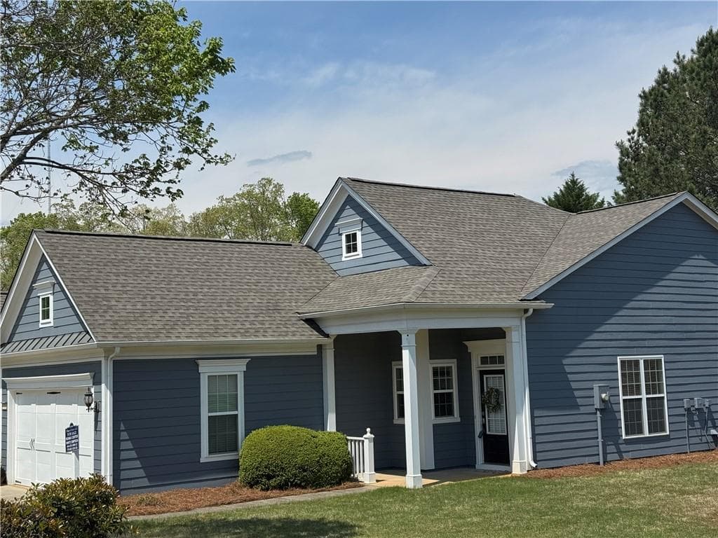 2 bedroom, 2 bathroom single family residence sold at 6218 Azalea Way, Hoschton, GA 30548
