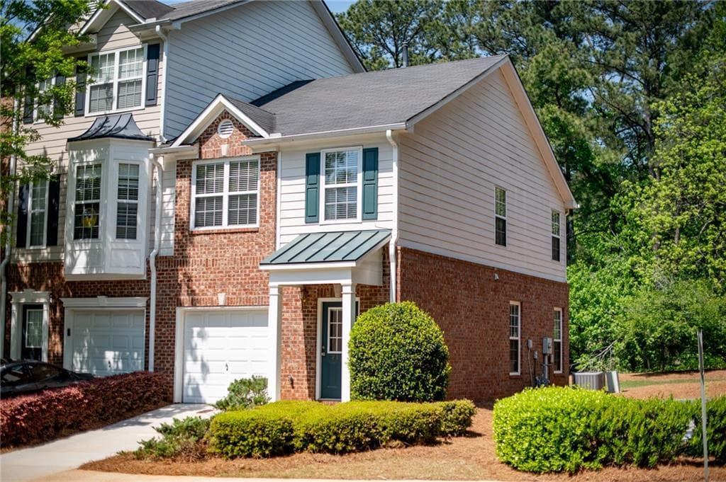2 bedroom, 3 bathroom townhouse sold at 2135 Dillard Crossing, Tucker, GA 30084