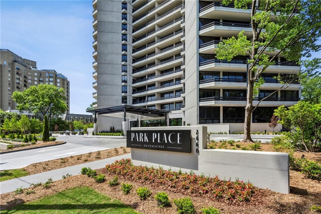 2 bedroom, 3 bathroom condominium sold at 2660 Peachtree Road 4G, Atlanta, GA 30305