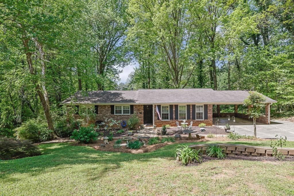 3 bedroom, 2 bathroom single family residence sold at 3139 Mary Drive, Marietta, GA 30066