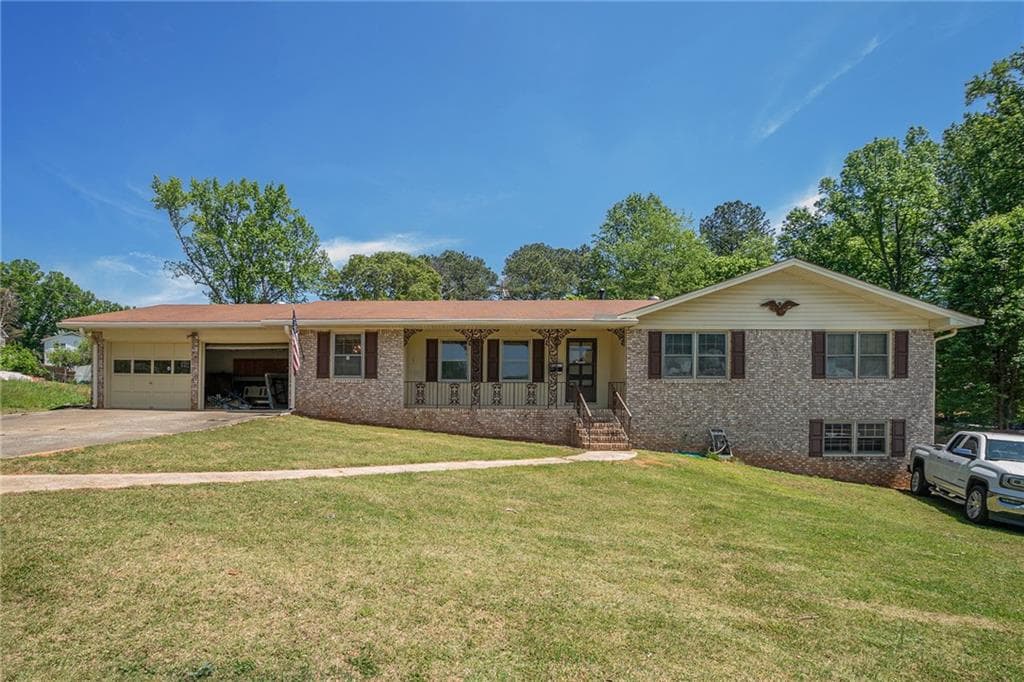 3 bedroom, 2 bathroom single family residence sold at 1048 Tumblewood Trail, Lawrenceville, GA 30044