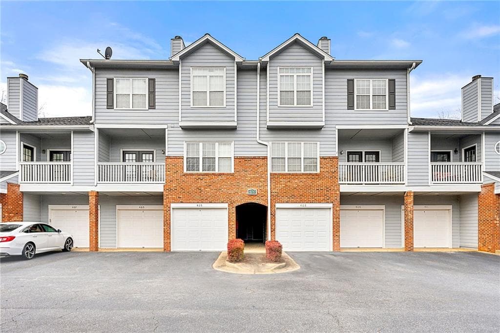 2 bedroom, 3 bathroom, 1,620 sq ft condominium sold at 406 Vinings Forest Circle, Smyrna, GA 30080