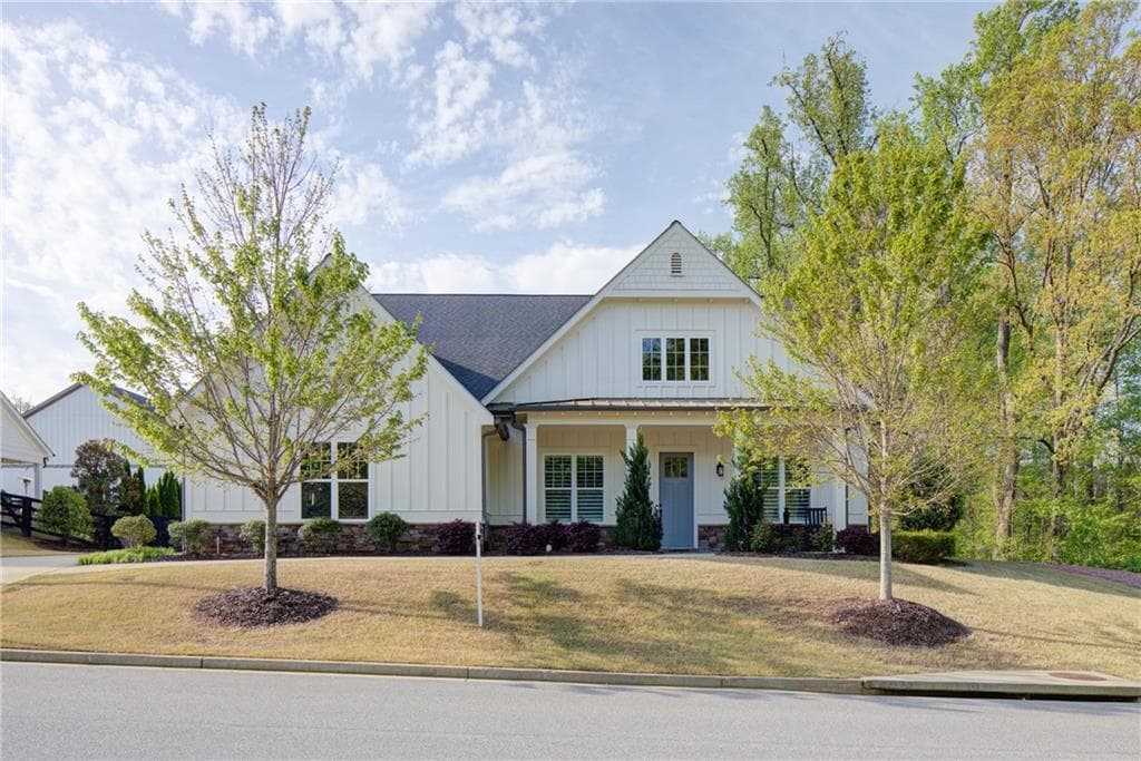 4 bedroom, 4 bathroom single family residence sold at 130 WAVERLY Drive, Alpharetta, GA 30004