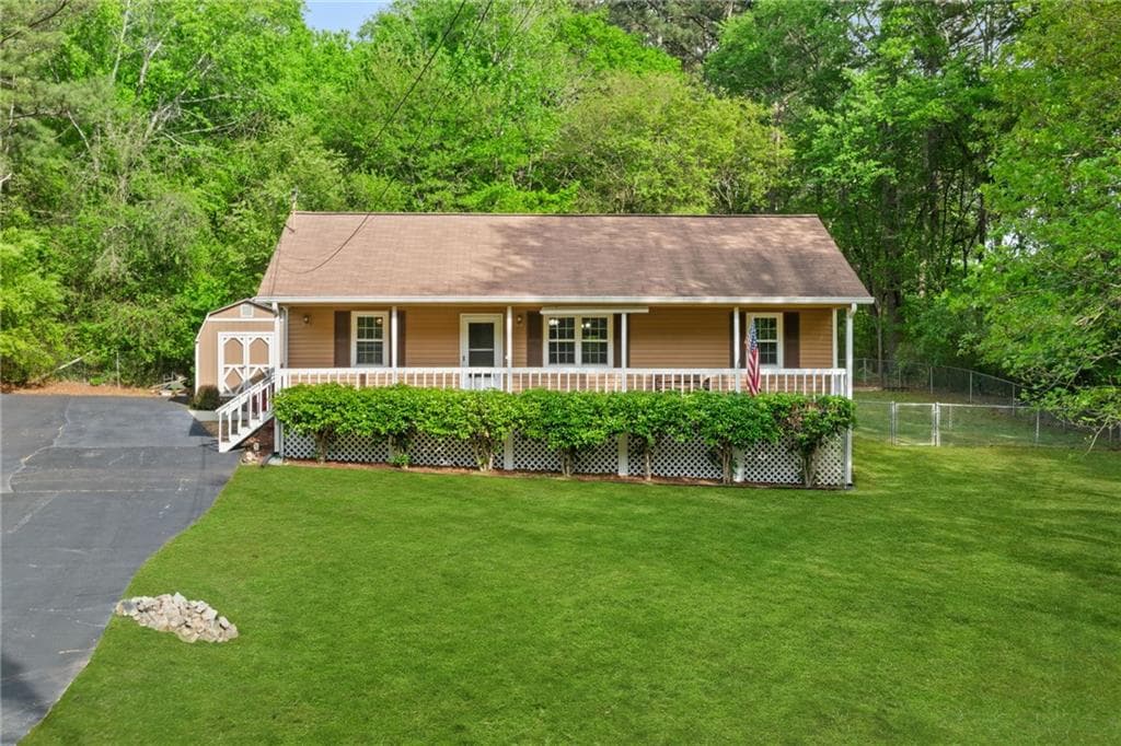 3 bedroom, 3 bathroom single family residence sold at 6 Turner Lane, Dallas, GA 30157