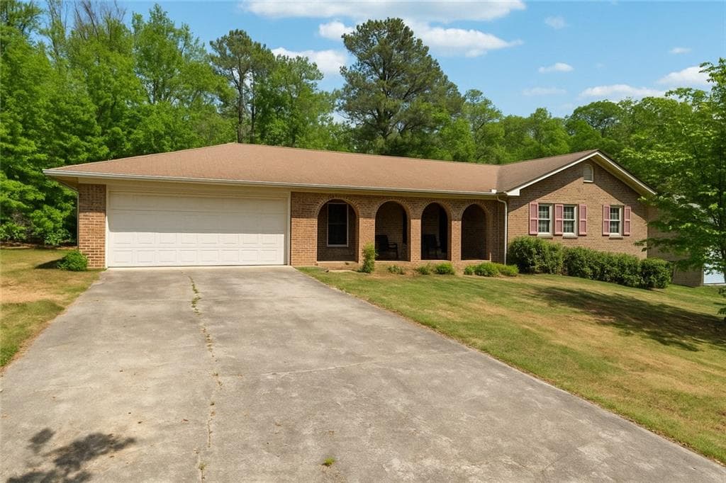 3 bedroom, 2 bathroom single family residence sold at 2944 Williams Place, Snellville, GA 30078