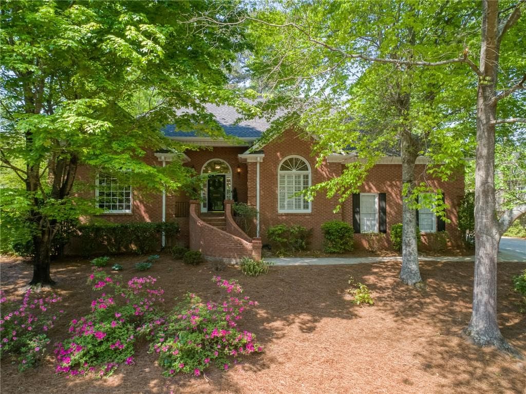 4 bedroom, 4 bathroom single family residence sold at 225 Wexford Overlook Drive, Roswell, GA 30075