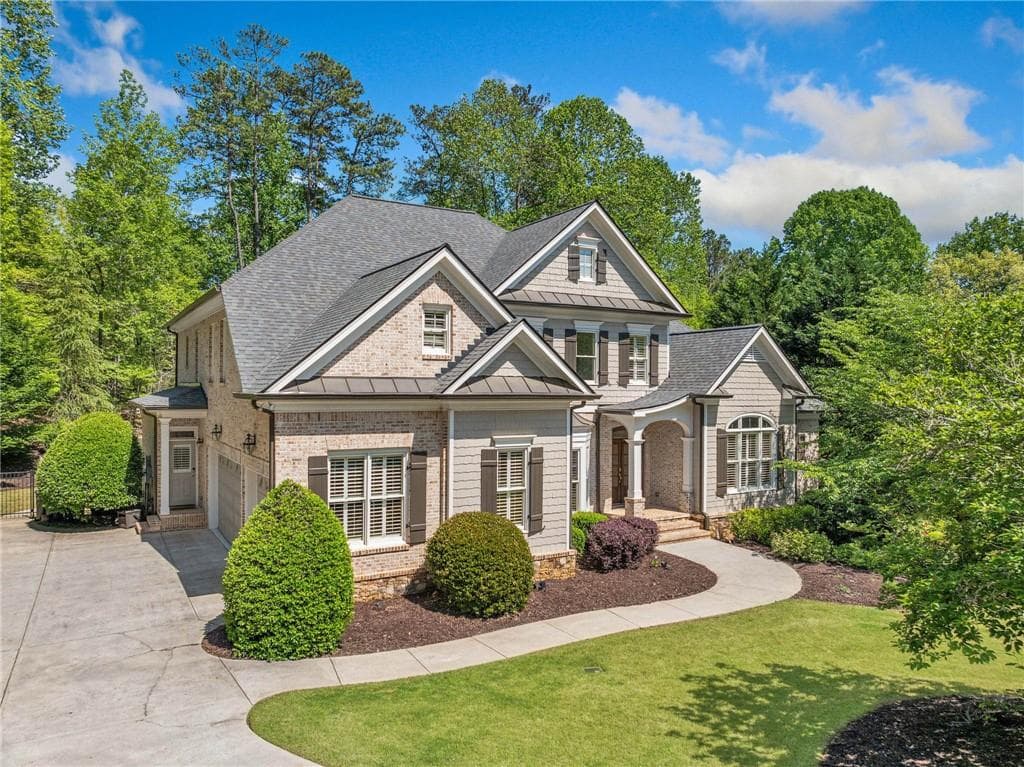 5 bedroom, 5 bathroom single family residence sold at 330 Plantation Way, Roswell, GA 30075