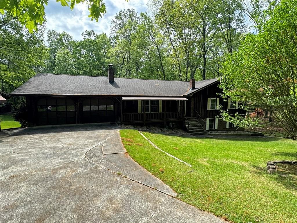 3 bedroom, 2 bathroom single family residence sold at 880 Havenridge Drive, Conyers, GA 30094