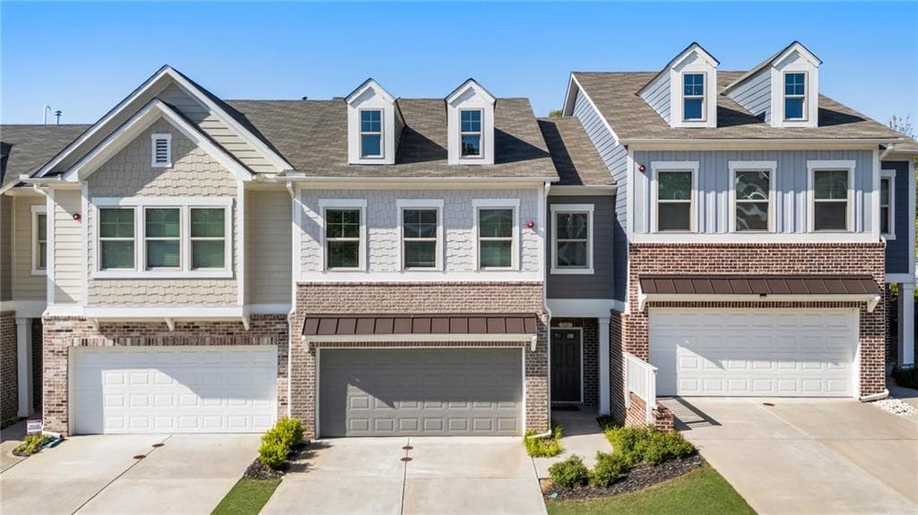3 bedroom, 3 bathroom, 1,903 sq ft townhouse sold at 120 Maple Creek Way, Woodstock, GA 30188
