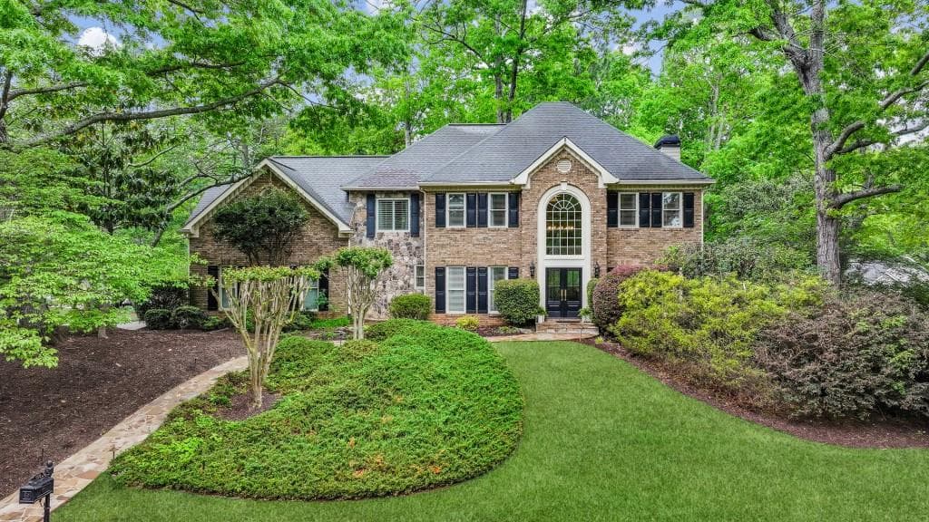 4 bedroom, 5 bathroom single family residence sold at 700 Winterwind Way, Roswell, GA 30075