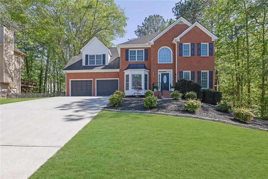 5 bedroom, 4 bathroom single family residence sold at 1002 Fernbank Drive, Woodstock, GA 30189