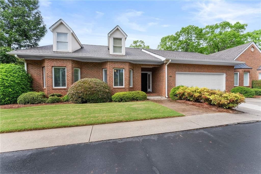 3 bedroom, 2 bathroom, 2,571 sq ft condominium sold at 3109 Dunlap Drive D, Gainesville, GA 30506