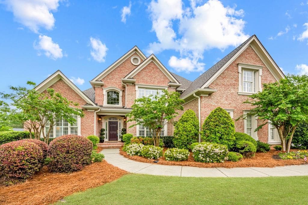 5 bedroom, 6 bathroom single family residence sold at 1364 Gulfport Run, Grayson, GA 30017