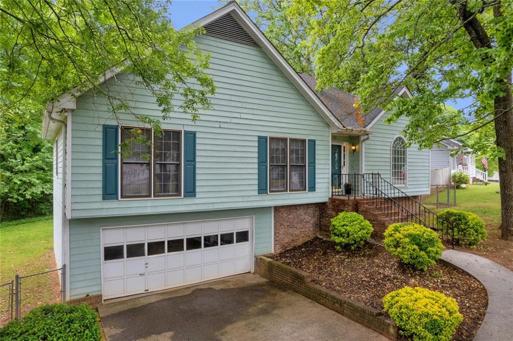 3 bedroom, 2 bathroom single family residence sold at 865 Turner Drive, Lawrenceville, GA 30046