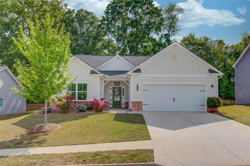 3 bedroom, 2 bathroom single family residence sold at 1123 Stonecreek Bend, Monroe, GA 30655