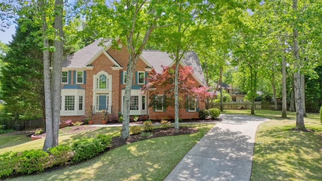 4 bedroom, 3 bathroom single family residence sold at 120 Stanmore Court, Roswell, GA 30075