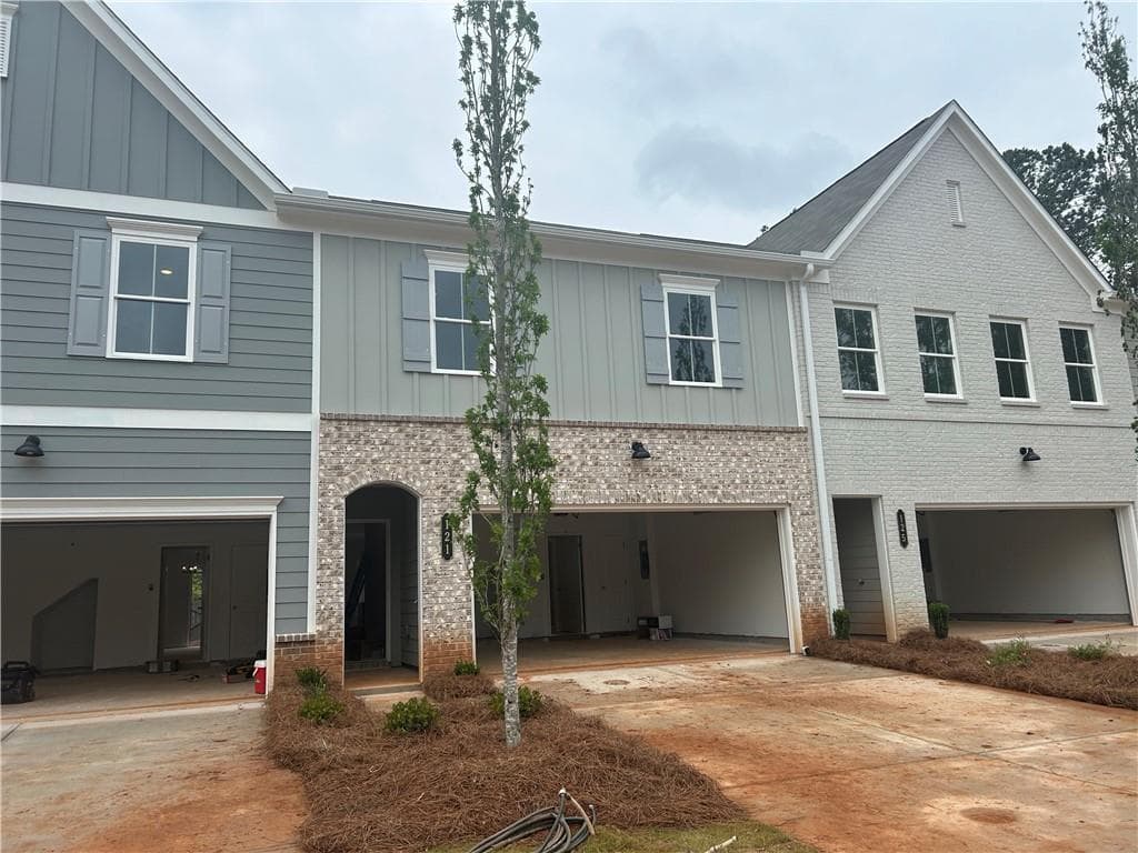 4 bedroom, 3 bathroom townhouse sold at 121 Priestwood Lane, Acworth, GA 30102