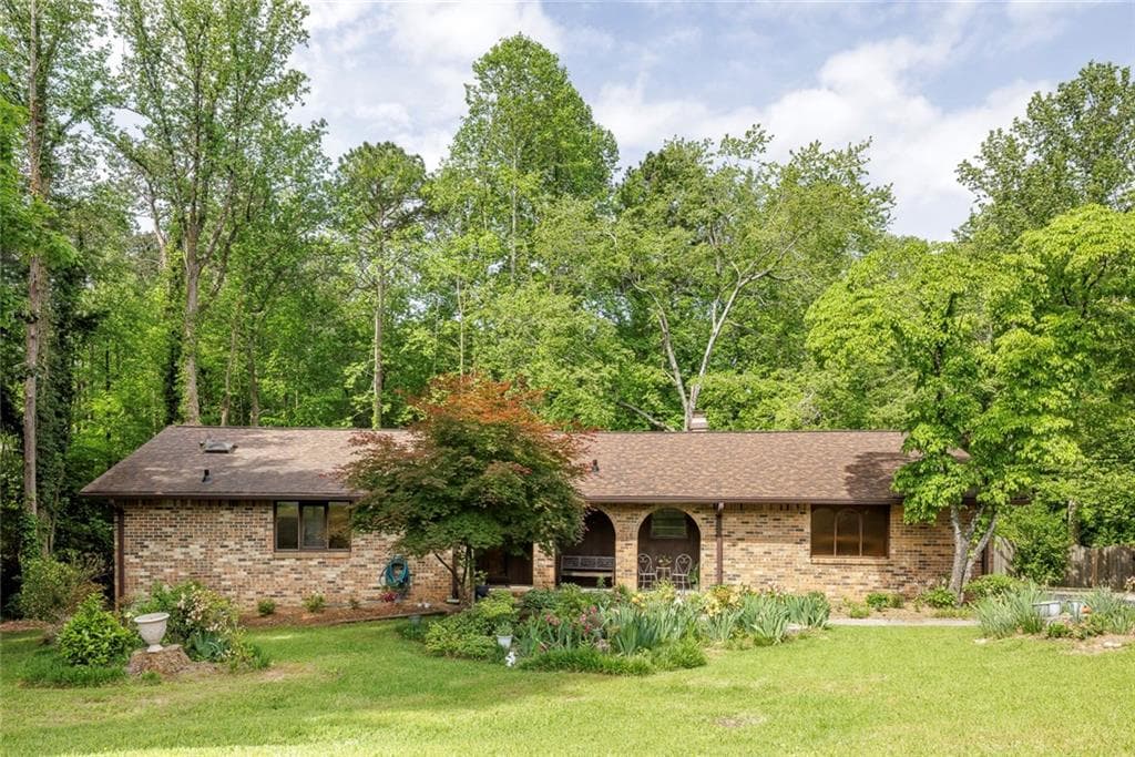 2425 Maclaren Circle, Dunwoody, GA 30360 — most recent listing photo
