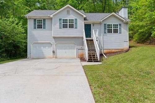 3 bedroom, 2 bathroom single family residence sold at 401 Farm Brook Lane, Dallas, GA 30157