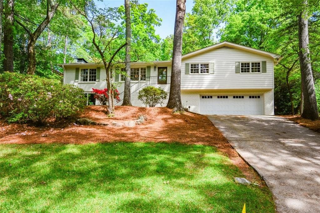 3 bedroom, 3 bathroom, 2,126 sq ft single family residence sold at 2840 Wendy Lane, Marietta, GA 30062