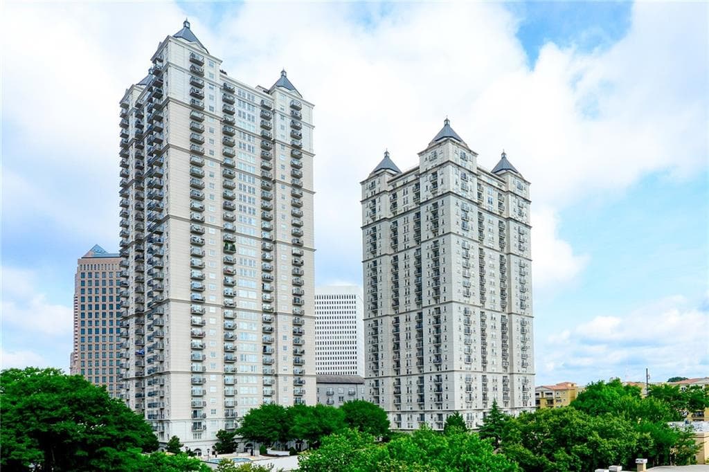 2 bedroom, 3 bathroom, 1,345 sq ft condominium sold at 195 14th Street 2402, Atlanta, GA 30309