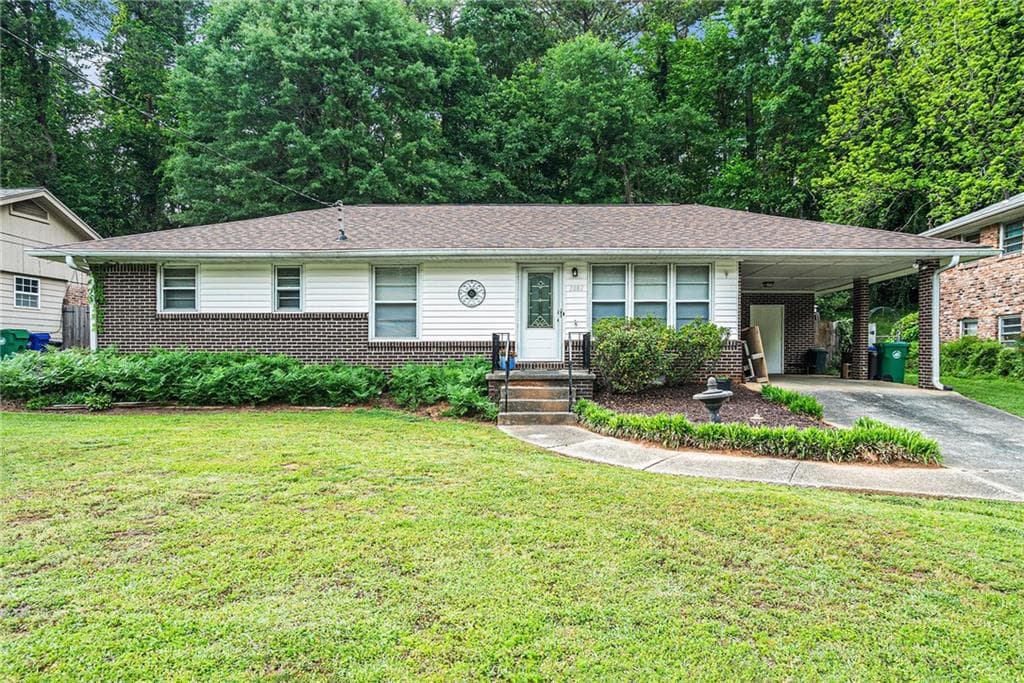 3 bedroom, 2 bathroom single family residence sold at 2882 Concord Drive, Decatur, GA 30033