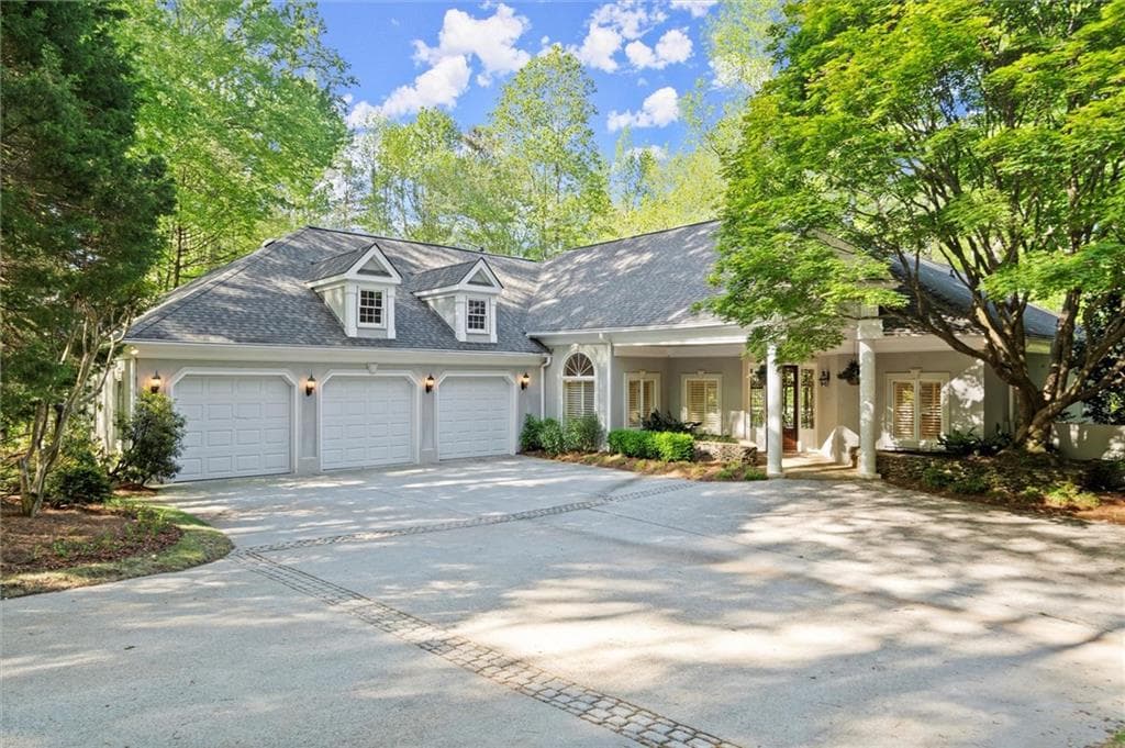 5 bedroom, 4 bathroom single family residence sold at 13510 Willowbank Lane, Alpharetta, GA 30004