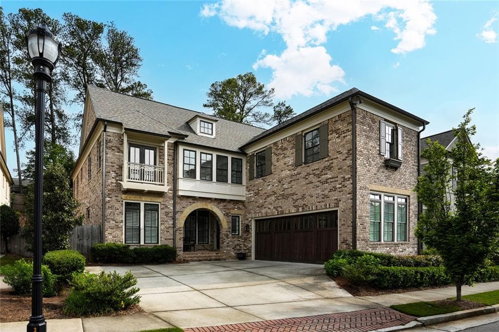 4 bedroom, 5 bathroom townhouse sold at 1811 Kent Avenue, Dunwoody, GA 30338