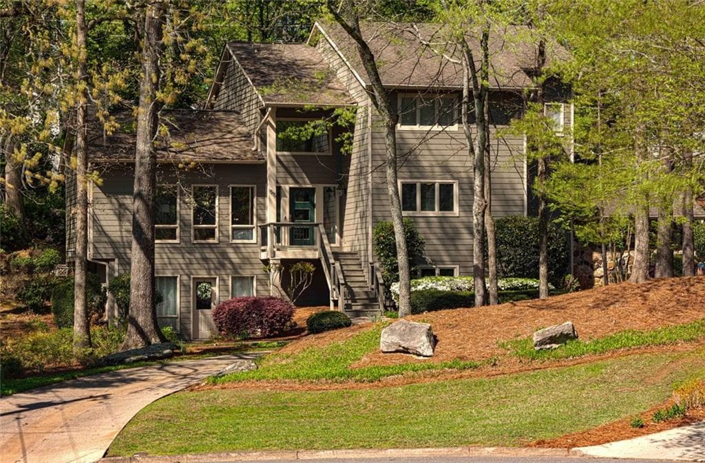 4 bedroom, 4 bathroom single family residence sold at 95 Messina Way, Sandy Springs, GA 30328