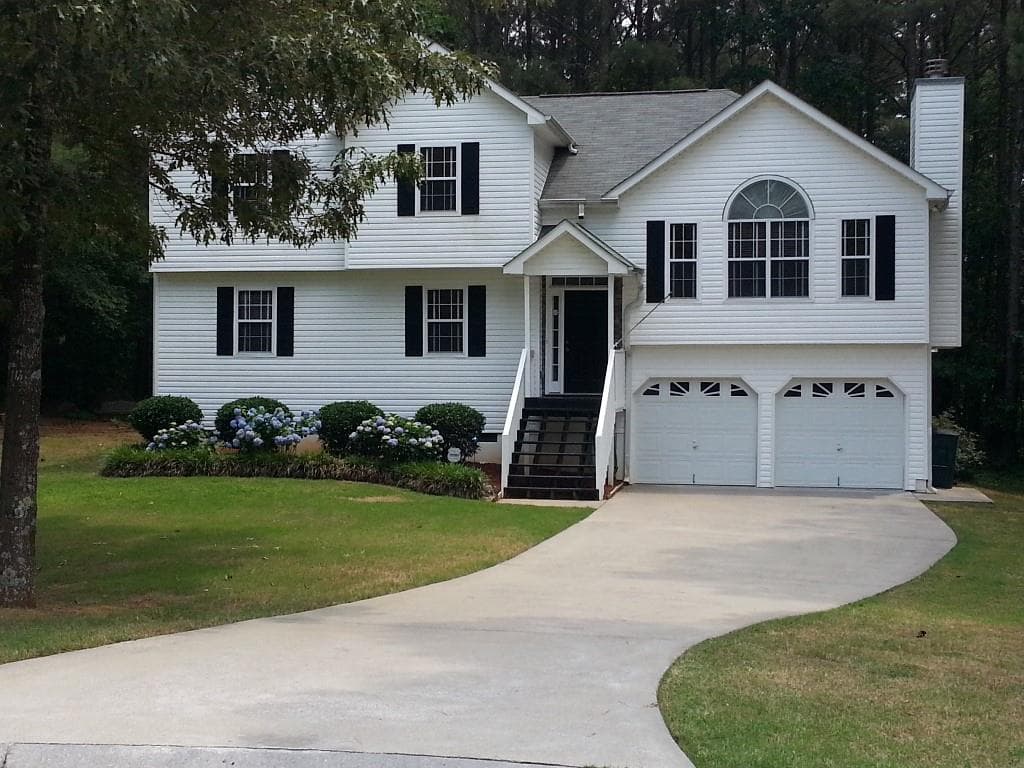4 bedroom, 3 bathroom single family residence sold at 22 Briar Chase Court, White, GA 30184
